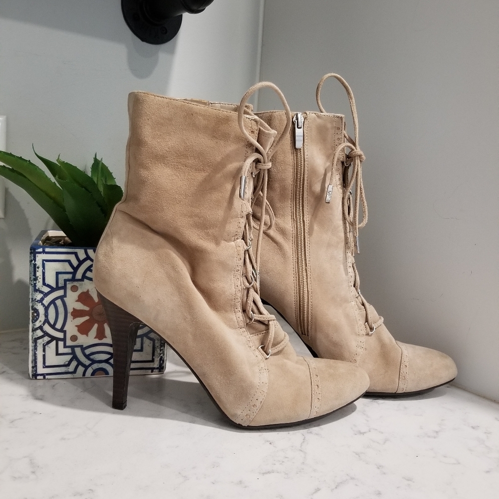 👢 MARC FISHER SUEDE BOOTS